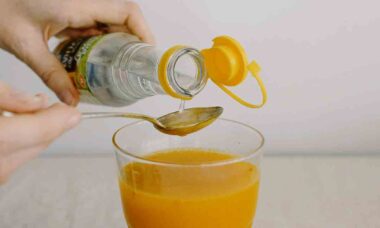 Como devo beber vinagre de maçã para perder barriga? Foto: Pexels