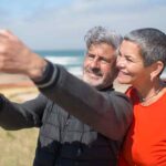 Olhar fotos de sua pessoa amada pode aumentar seu amor; entenda. Foto: Pexels