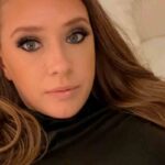 Kagney Linn Karter. Instagram @flyingspreadies76